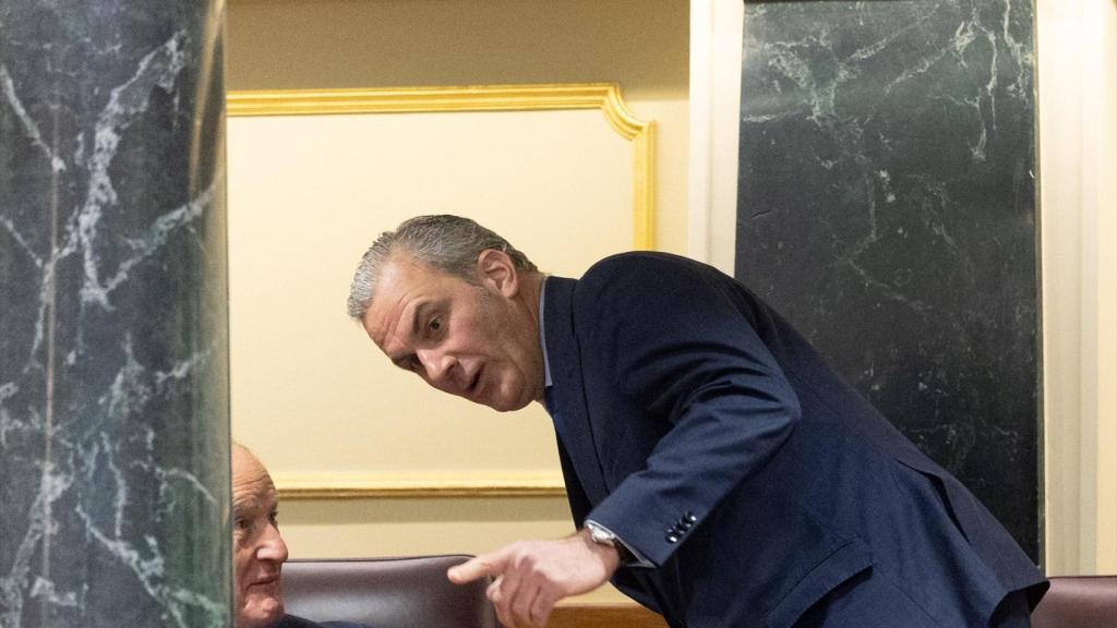 El diputado de Vox, Javier Ortega Smith, durante una sesión plenaria extraordinaria en el Congreso de los Diputados, a 27 de enero de 2026.