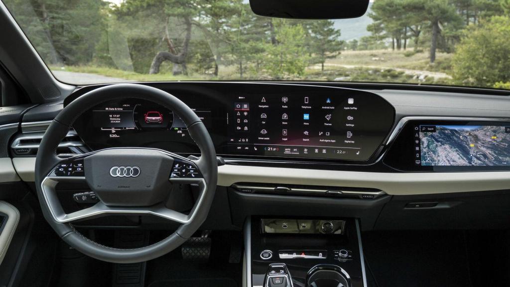 Interior de un coche de Audi con pantallas táctiles