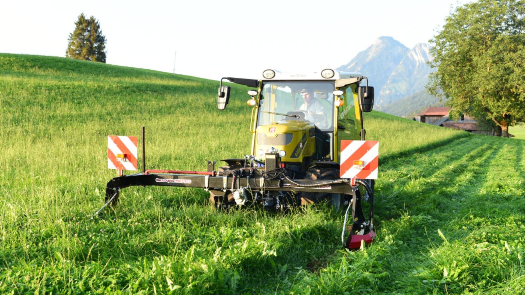 El tractor eléctrico asistido por energía solar SKE 40.