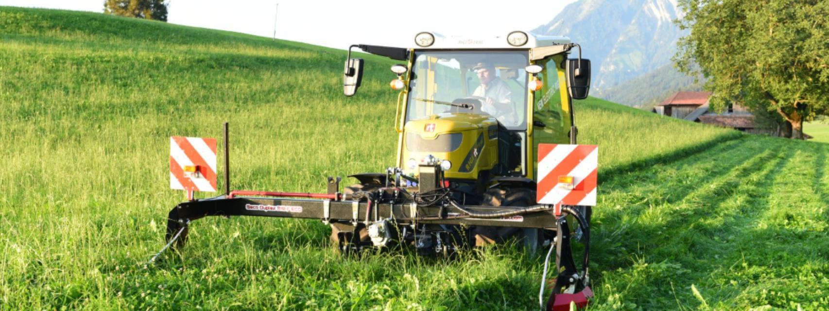 El tractor eléctrico asistido por energía solar SKE 40.