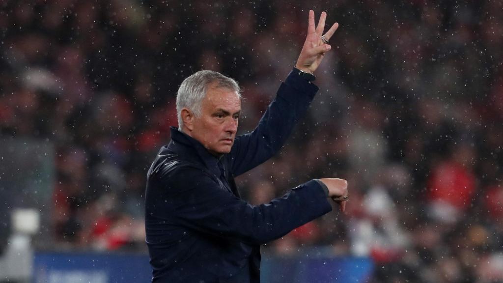 Mourinho, durante el partido contra el Real Madrid en Champions League