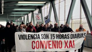 El transporte de viajeros se vuelve a manifestar en Santiago: Raúl López tiene secuestrada la mesa de negociación