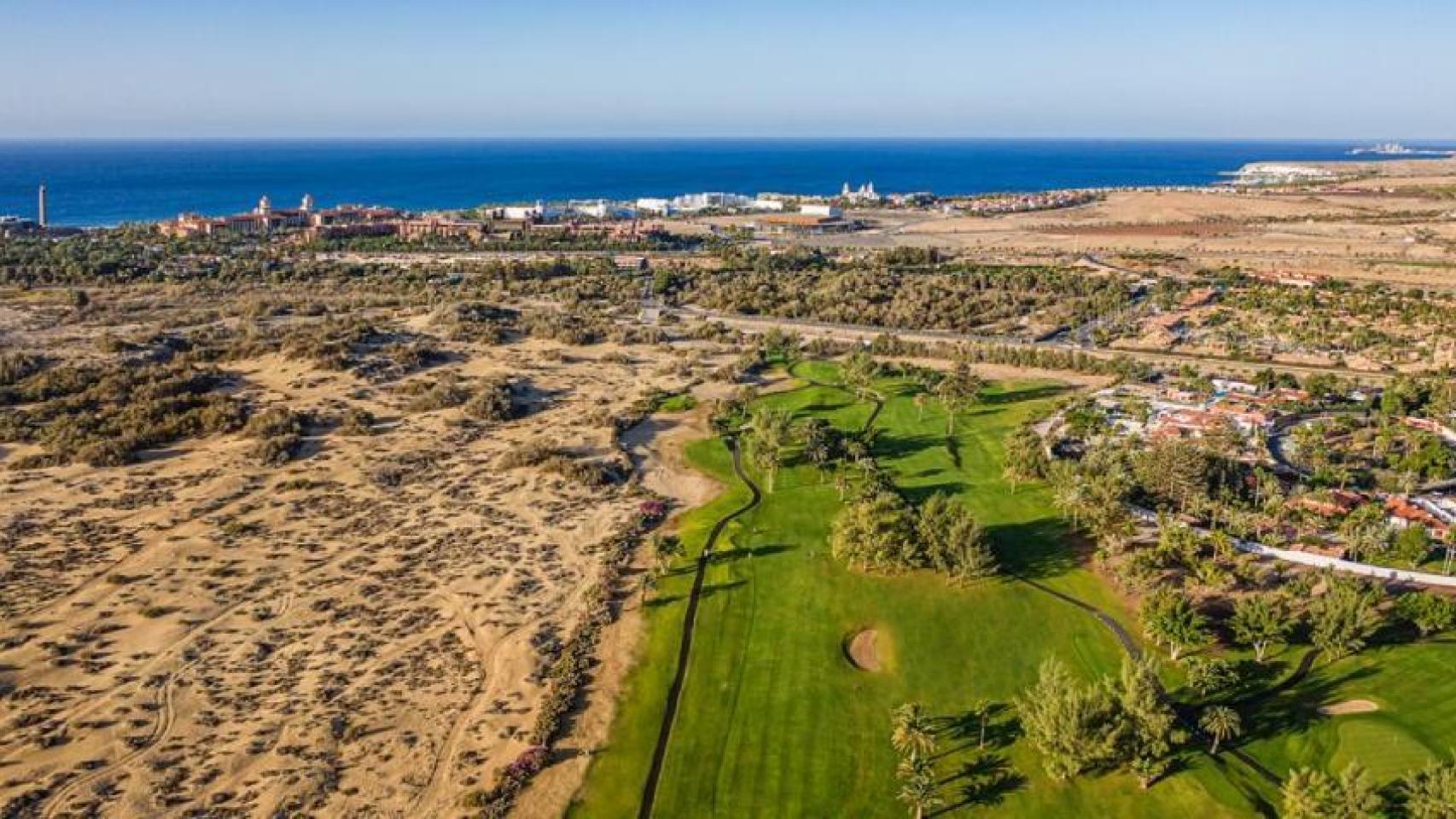 Sistemas de riego inteligente en un campo de golf en Canarias.