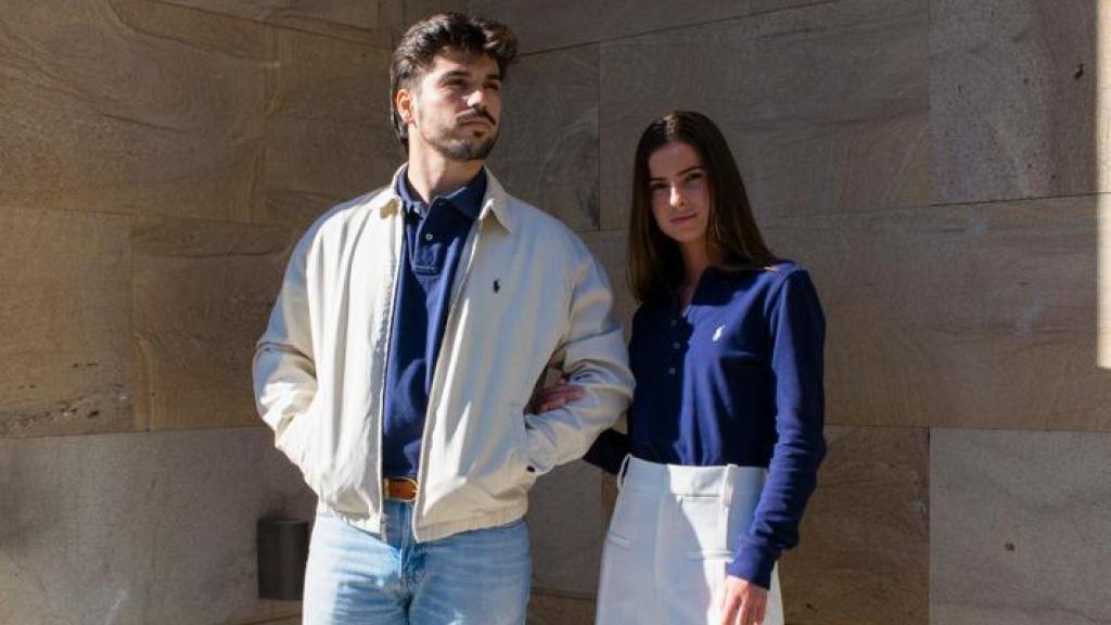 Modelos con la ropa del mercadillo de moda vintage de Arturo Soria.