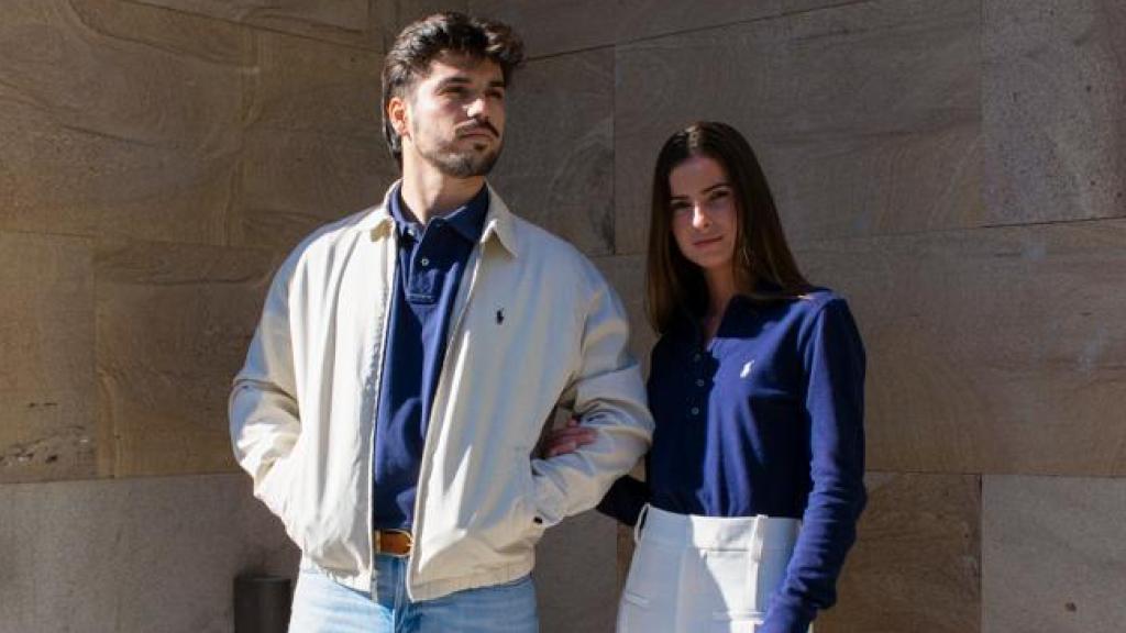 Modelos con la ropa del mercadillo de moda vintage de Arturo Soria.