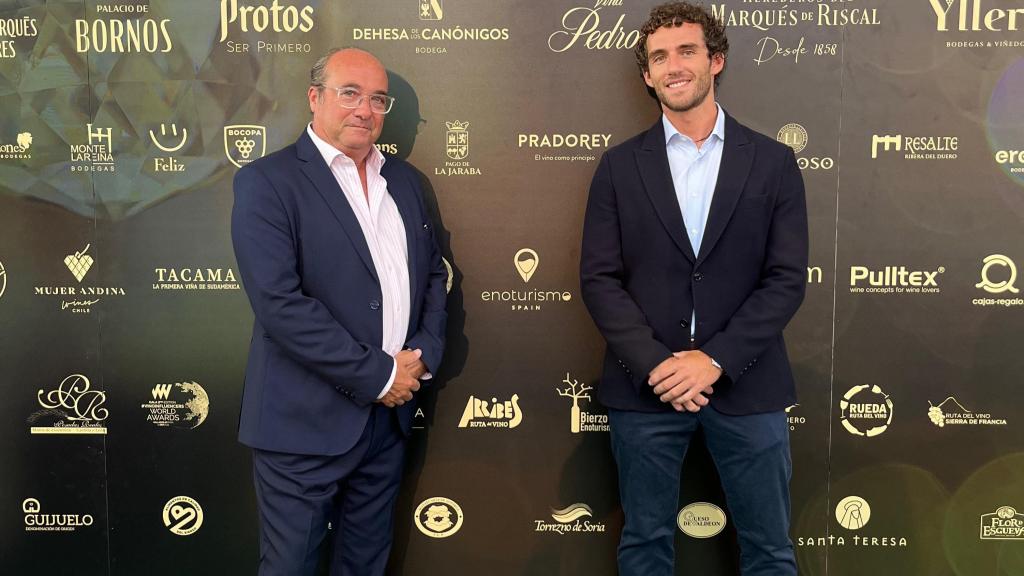 Daniel junto con Andrés Díaz en los VINO Influencers World Awards.