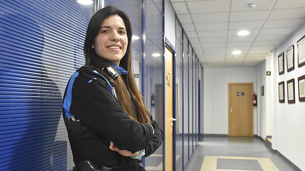 Melisa, una de las mujeres más jóvenes en la Policía Local de Valladolid.