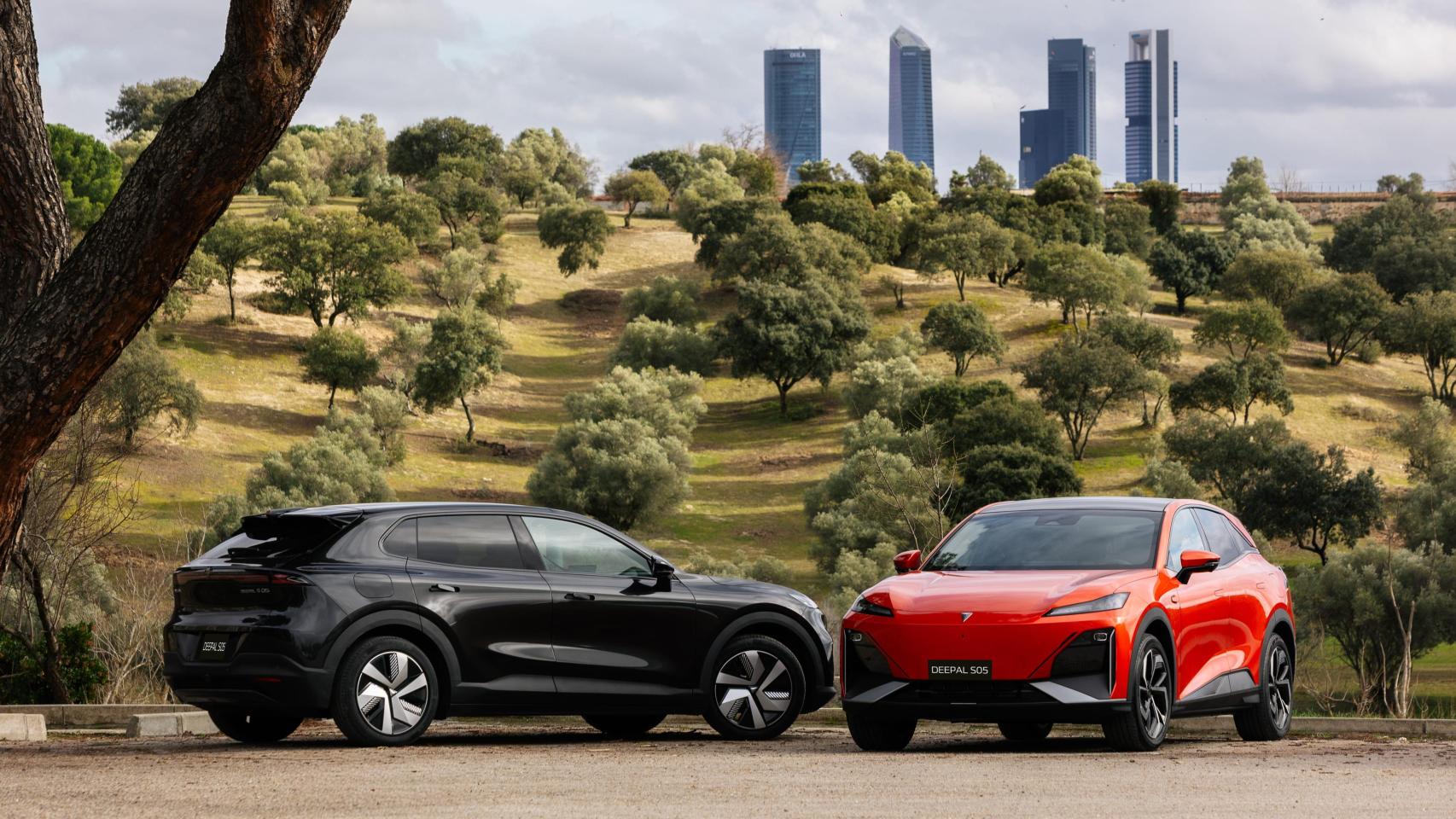 Modelos del grupo Changan Automobile: Deepal S05 y Deepal S07.