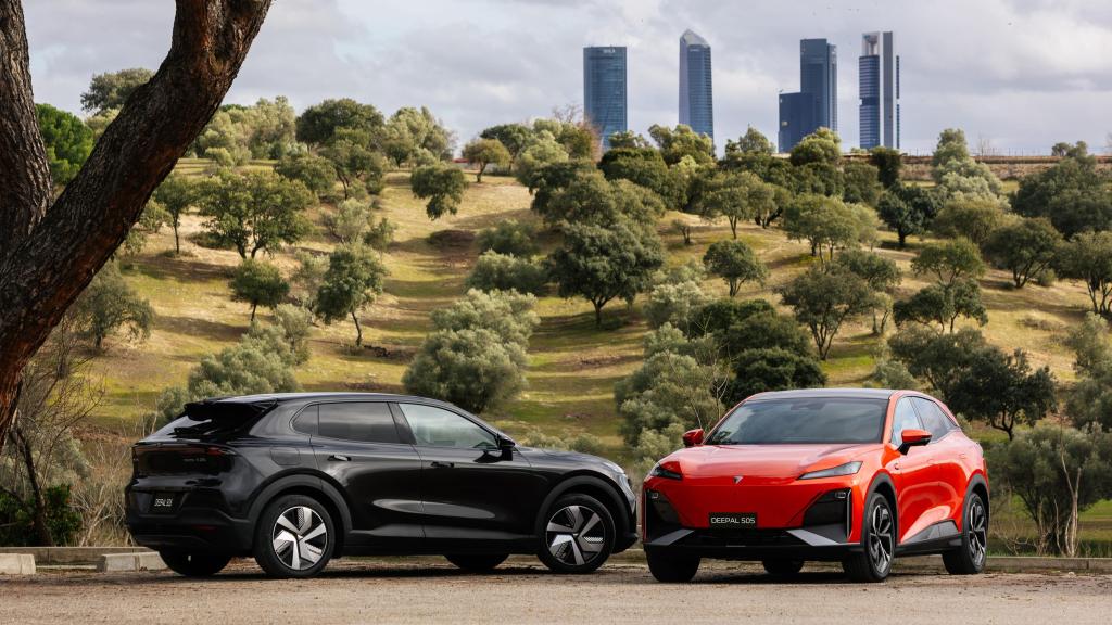 Modelos del grupo Changan Automobile: Deepal S05 y Deepal S07.