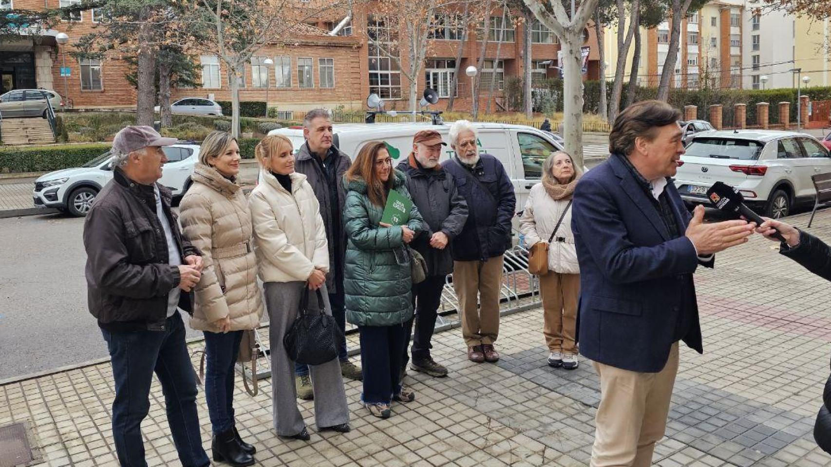 Tomás Guitarte atiende los medios este jueves.