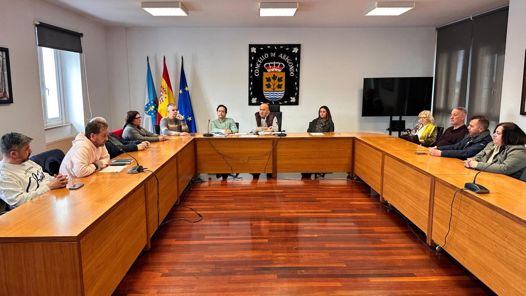 El pleno da luz verde a los presupuestos 2026 de Abegondo.