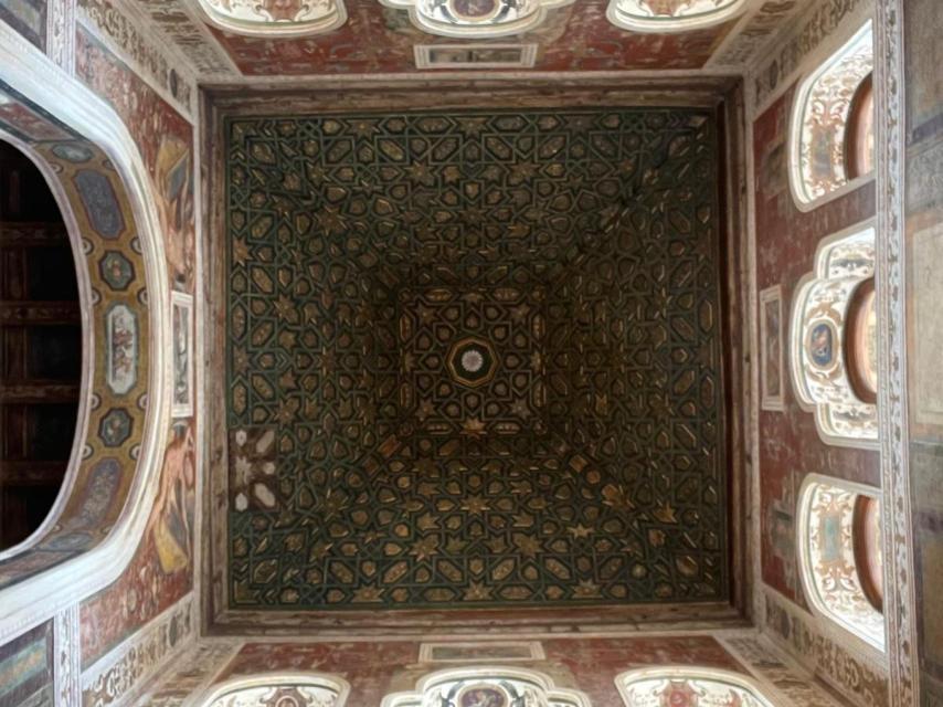 La cúpula del torreón que no se puede visitar en La Alhambra.