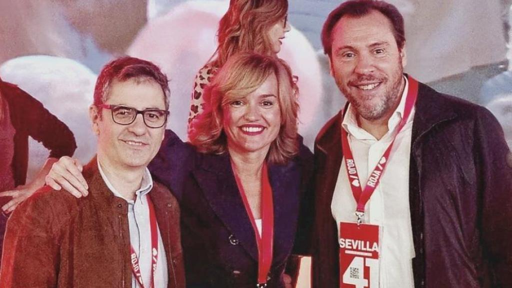 Pilar Alegría junto a Félix Bolaños (i) y Óscar Puente (d).