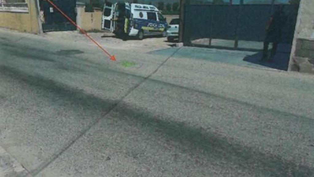 El bache que causó la caída mortal de Antonio.