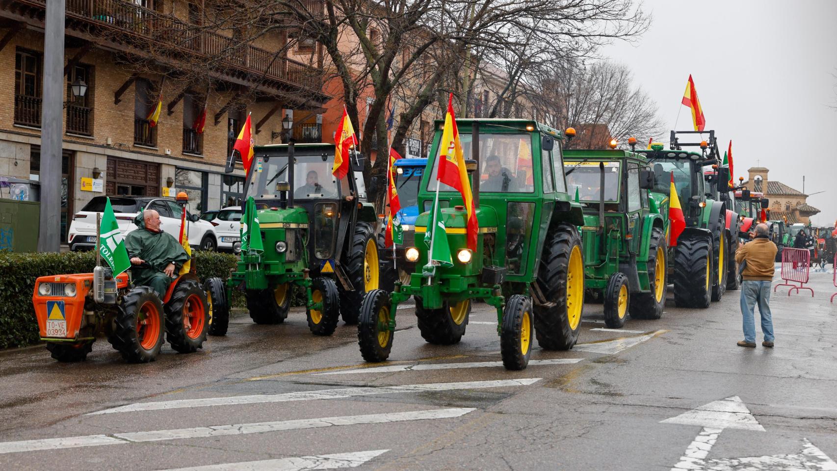 Todas las fotos de la tractorada en Toledo: el campo castellanomanchego alza la voz contra Mercosur y la PAC