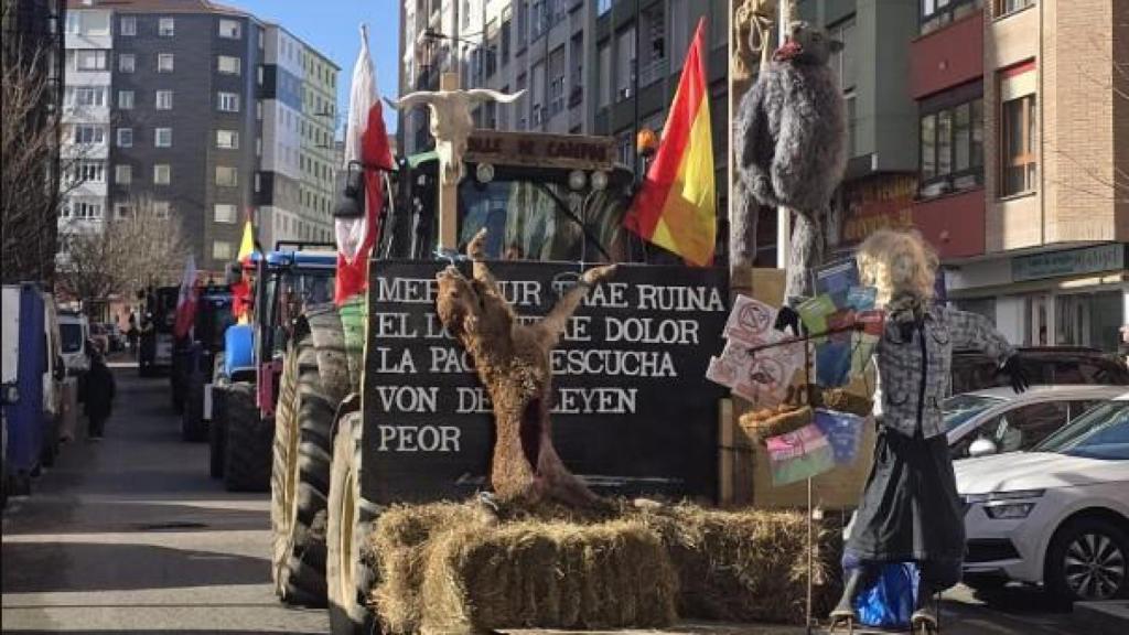 Los tractores colapsando las calles durante la protesta agrícola.