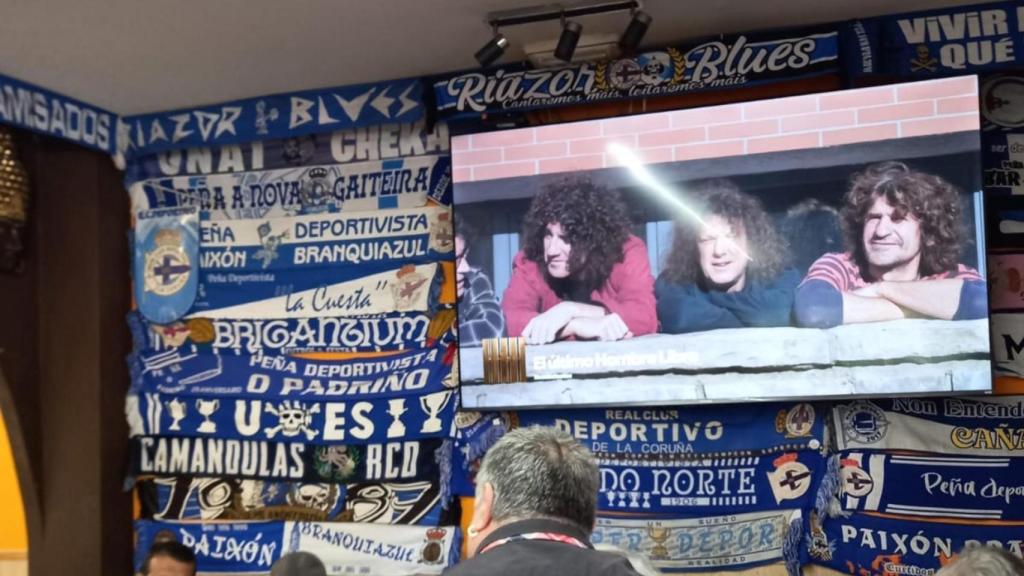 Bufandas de peñas deportivistas en el Buddha