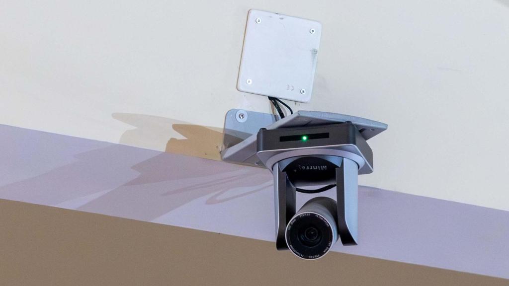 Cámara de 360 con la que graba las misas.