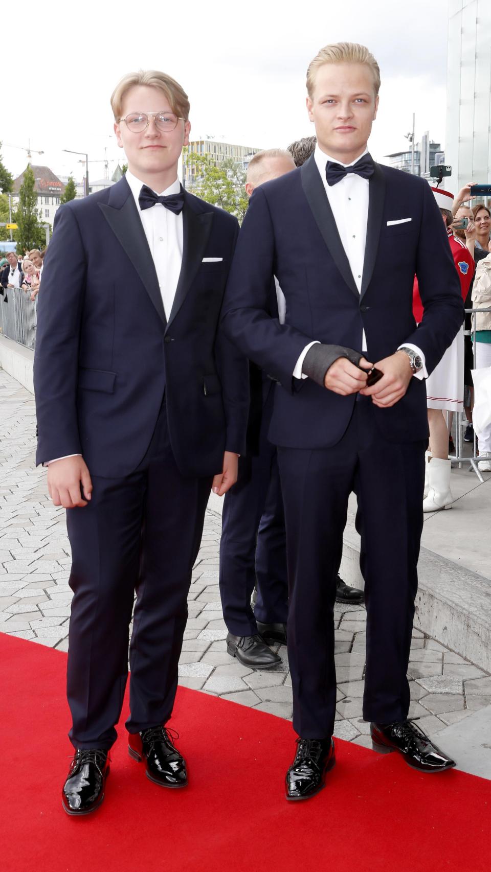 Maris junto al príncipe Sverre Magnus.