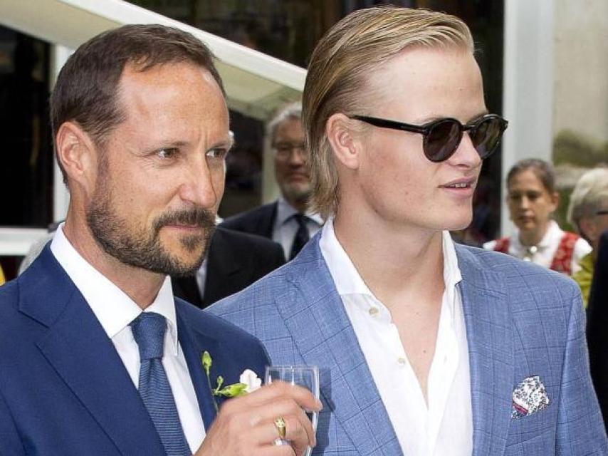 Haakon de Noruega, Marius Borg y Mette-Marit en una imagen de archivo.