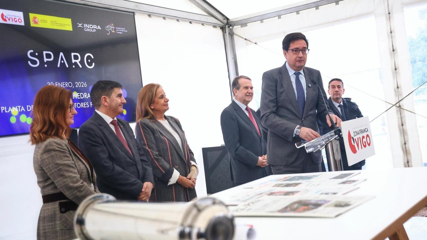 Acto de colocación de la primera piedra de la de la planta de semiconductores fotónicos del Proyecto SPARC