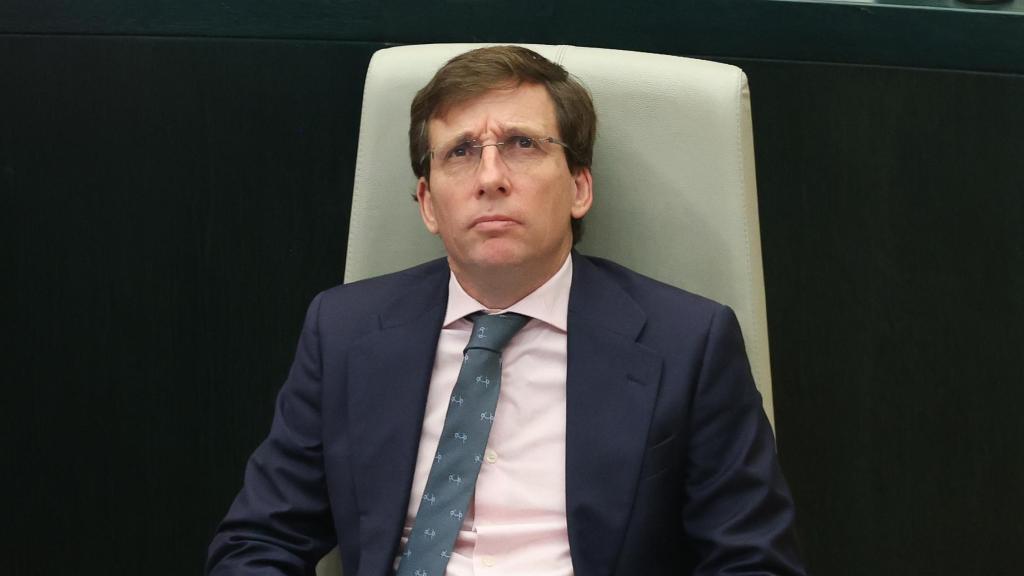 El alcalde, José Luis Martínez-Almeida, durante un pleno del Ayuntamiento de Madrid.