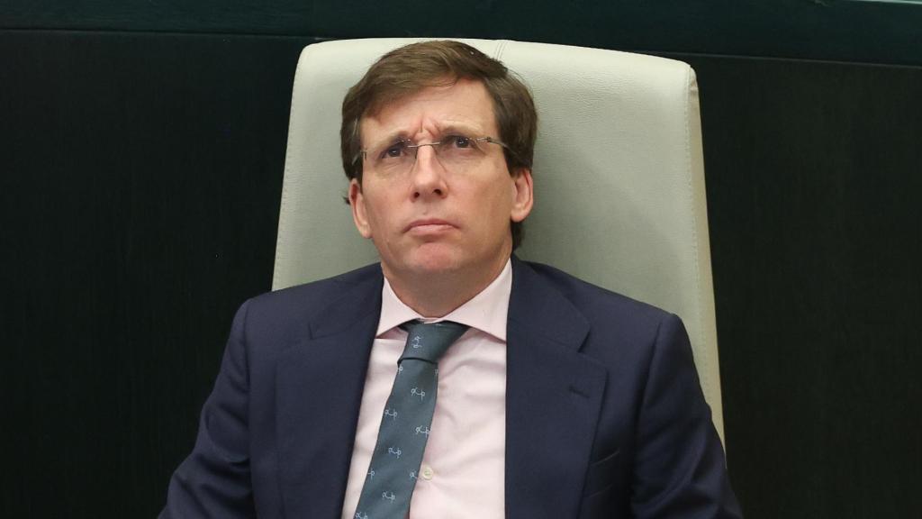 El alcalde, José Luis Martínez-Almeida, durante un pleno del Ayuntamiento de Madrid.