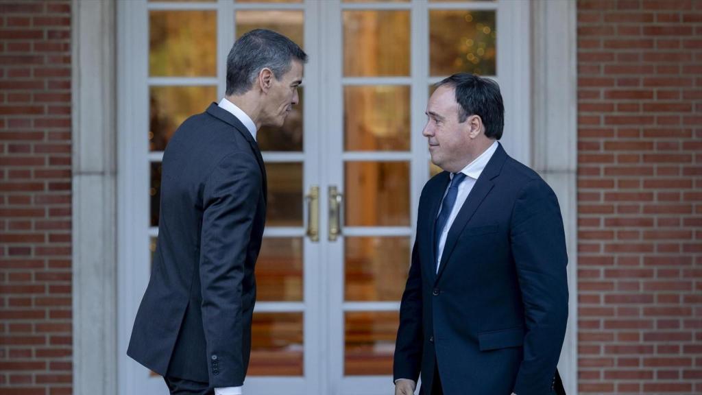 Pedro Sánchez y Juanfran Pérez Llorca, durante su reunión el pasado diciembre. Alberto Ortega / EP