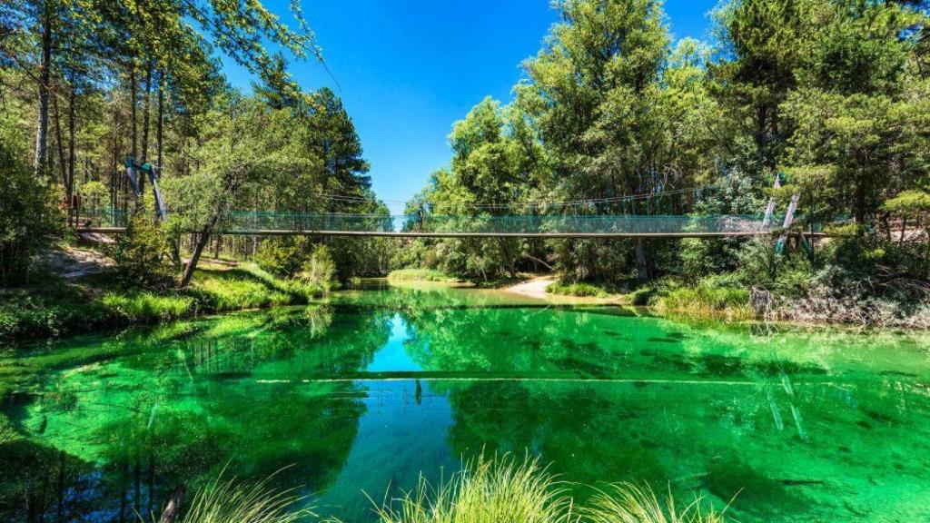 Una de las pasarelas de la ruta.