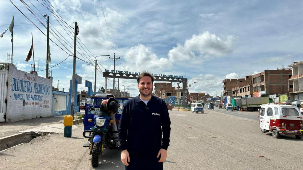 Diego durante su viaje a Perú