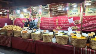 Mercado en el centro de Valencia. Falla Doctor Serranos-Carlos Cervera-Clero