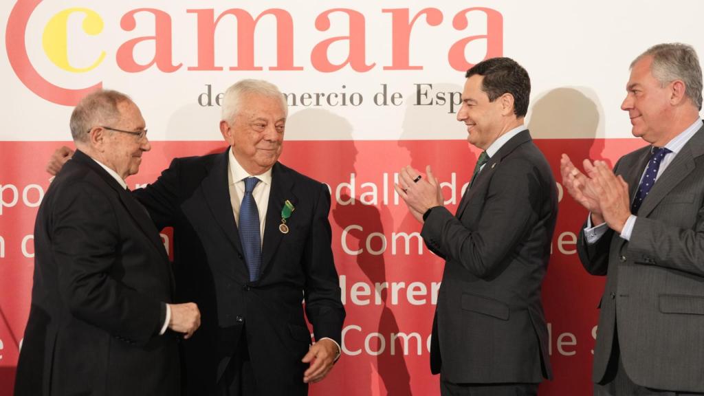Moreno y Sanz, en el homenaje a Herrero, segundo por la izquierda.