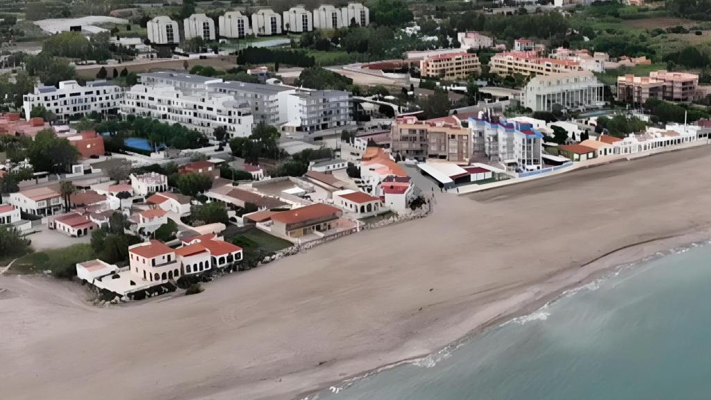 Playa de Les Deveses en Dénia, sujeta a un proceso de de expropiaciones a través de deslindes de Costas.