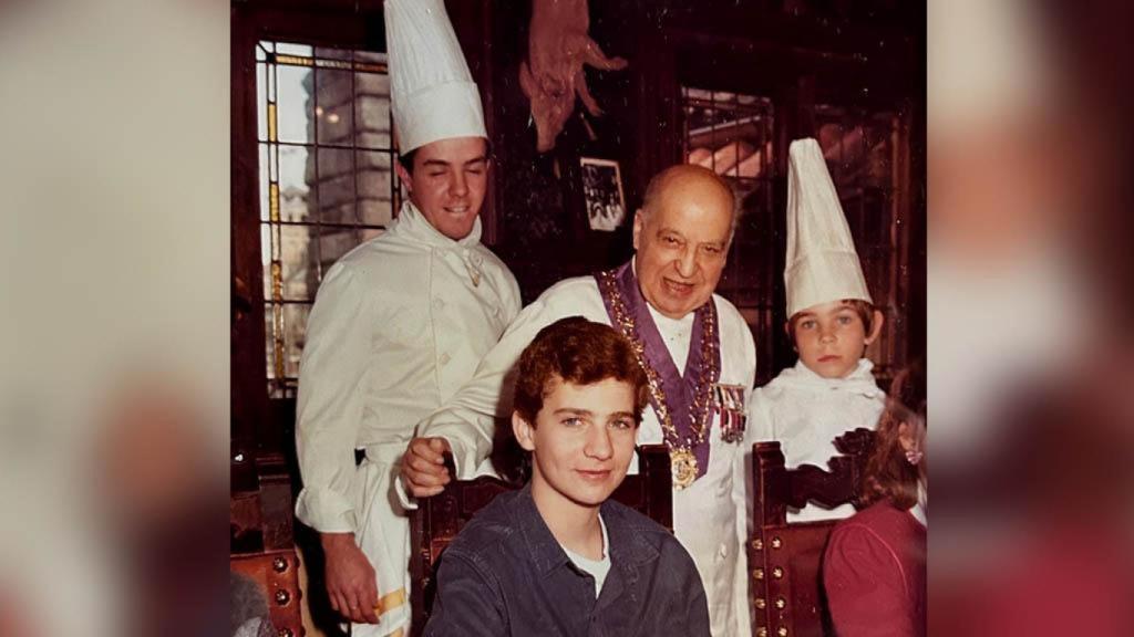 El Rey Felipe VI en el Mesón de Cándido.