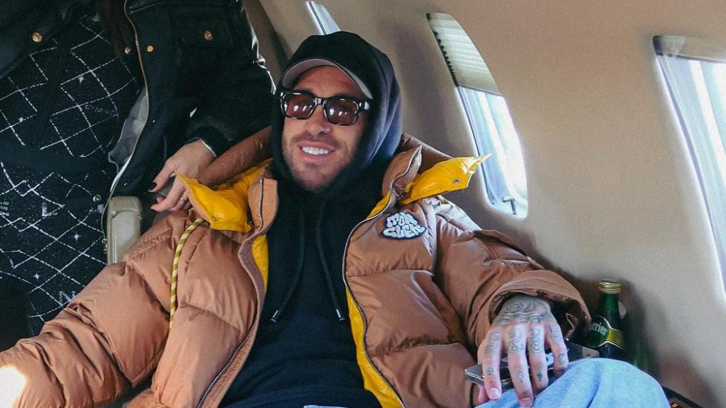 El futbolista montado en un avión, en una imagen de sus redes sociales.