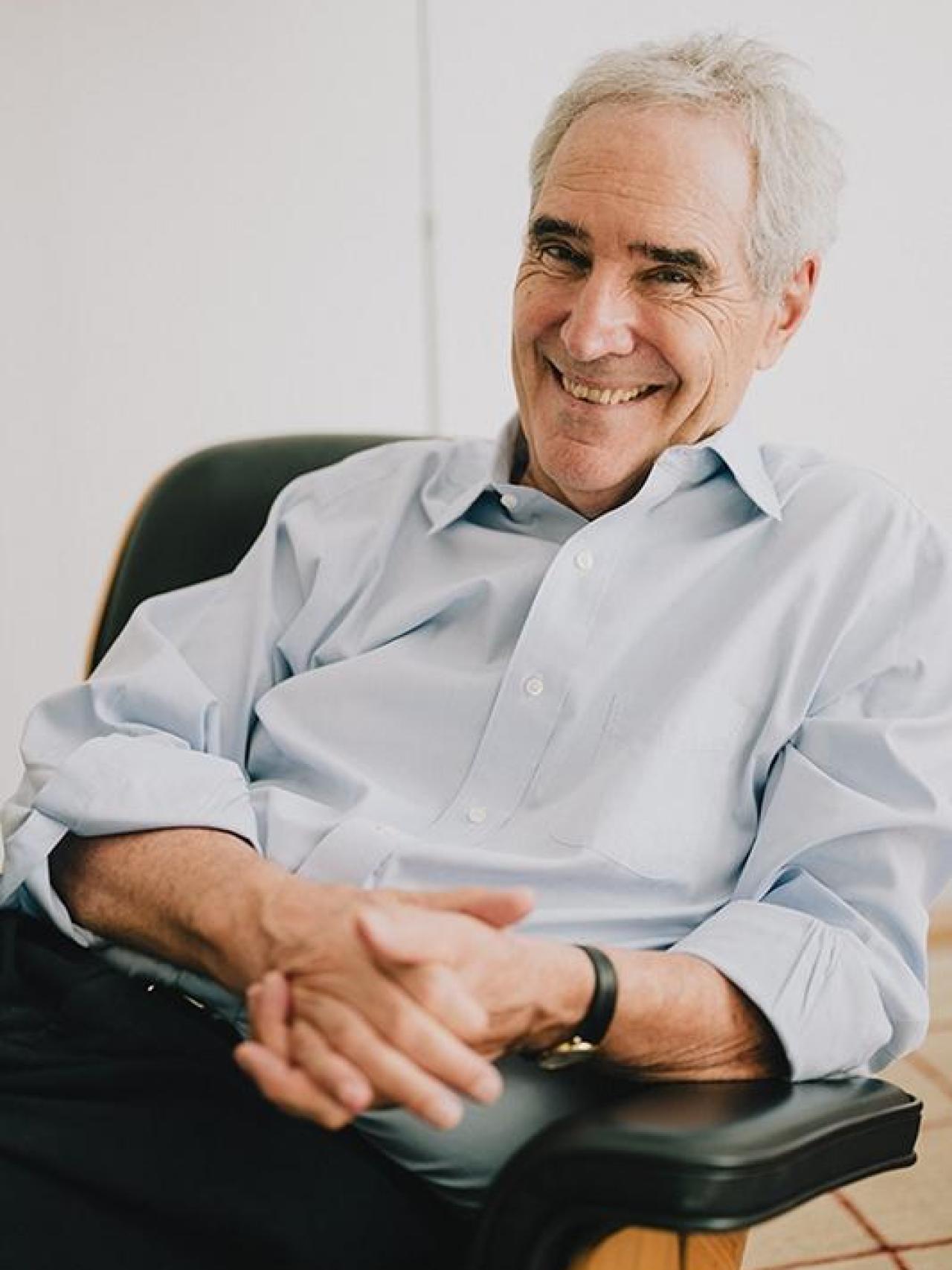 Ignatieff es autor de libros de teatro, novela, historia y ensayo.