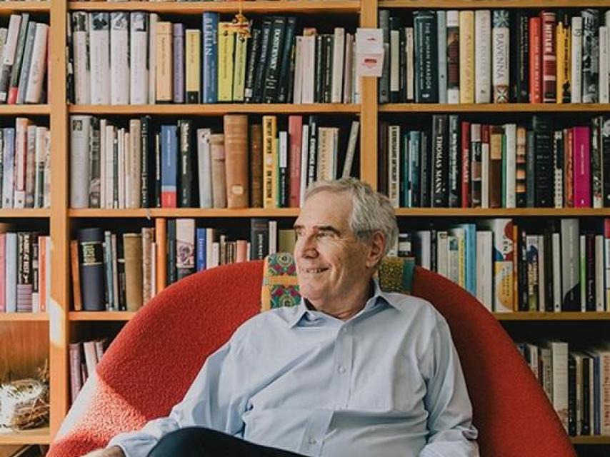 Ignatieff, en la biblioteca de su casa en Viena.
