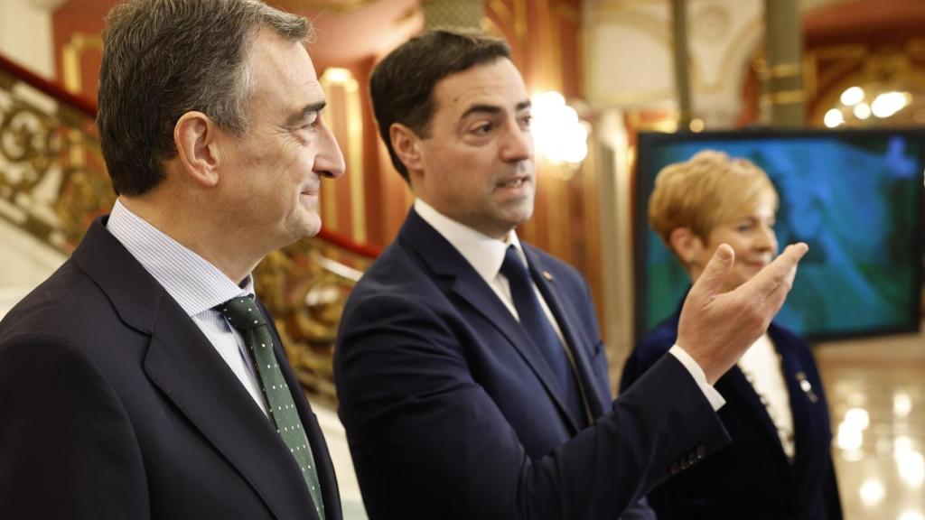 El presidente del PNV, Aitor Esteban, y el lehendakari, Imanol Pradales, el pasado 25 de enero en Bilbao.