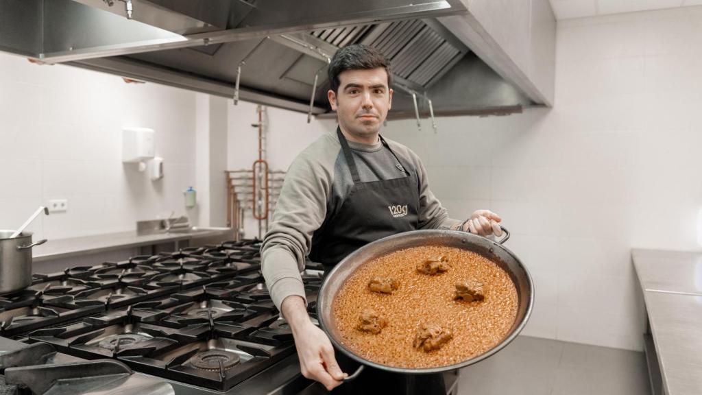 José Páramo, dueño del delivery de arroces 120 gramos.