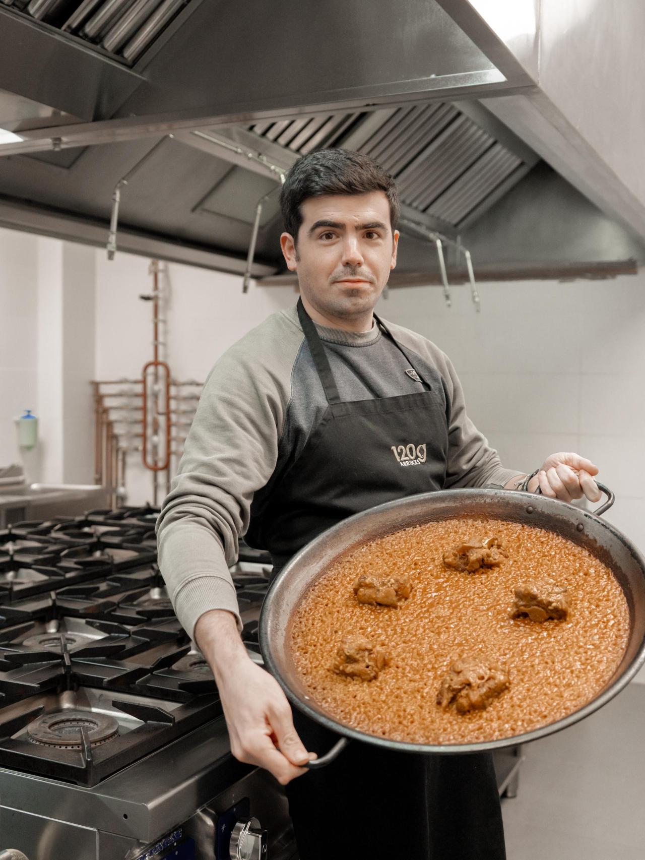 José Páramo, dueño del delivery de arroces 120 gramos.