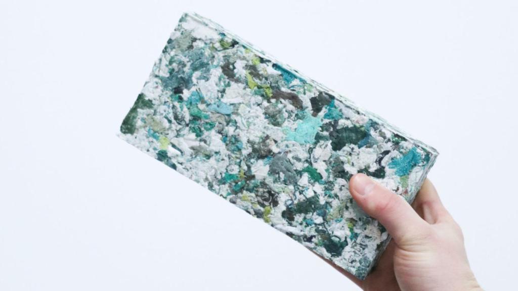 El ladrillo FabBRICK hecho con ropa vieja.