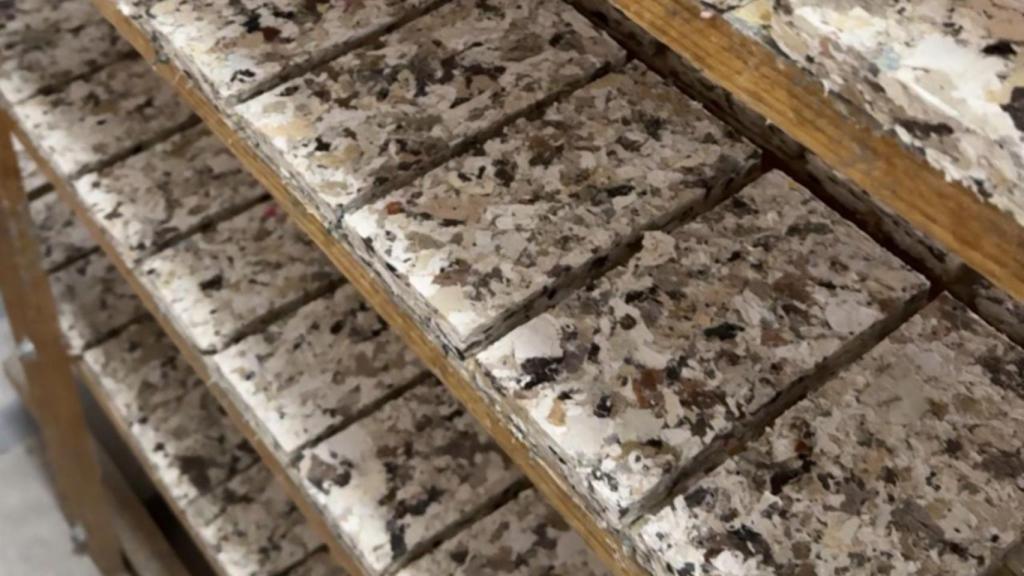 El ladrillo FabBRICK hecho con ropa vieja.