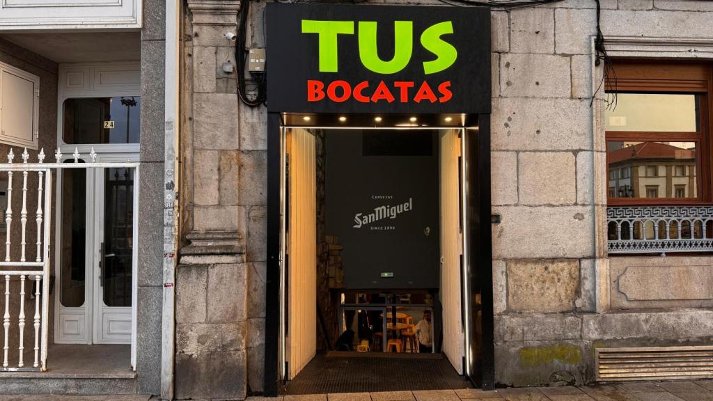 Entrada del Tus Bocatas, en Vigo