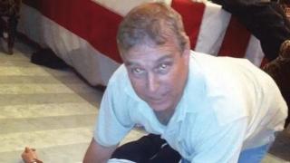 El Departamento de Justicia de Estados Unidos muestra imágenes comprometidas del príncipe Andrés.