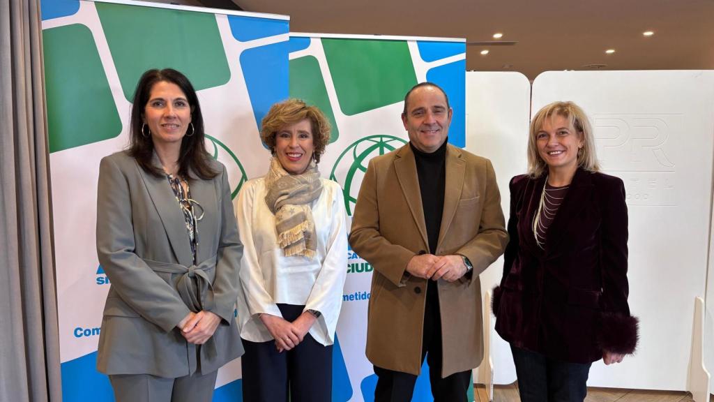 ANPE entrega el Ciudad Real su premio de Periodismo Educativo a Oliva Carretero