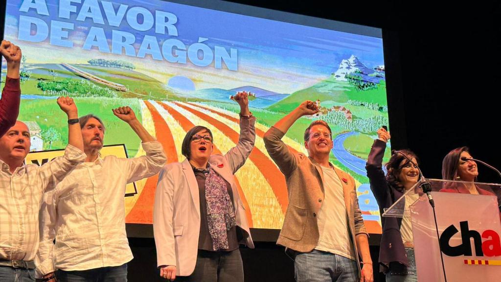 Jorge Pueyo, junto al resto de candidatos de CHA en el mitin de este sábado, en Zaragoza.
