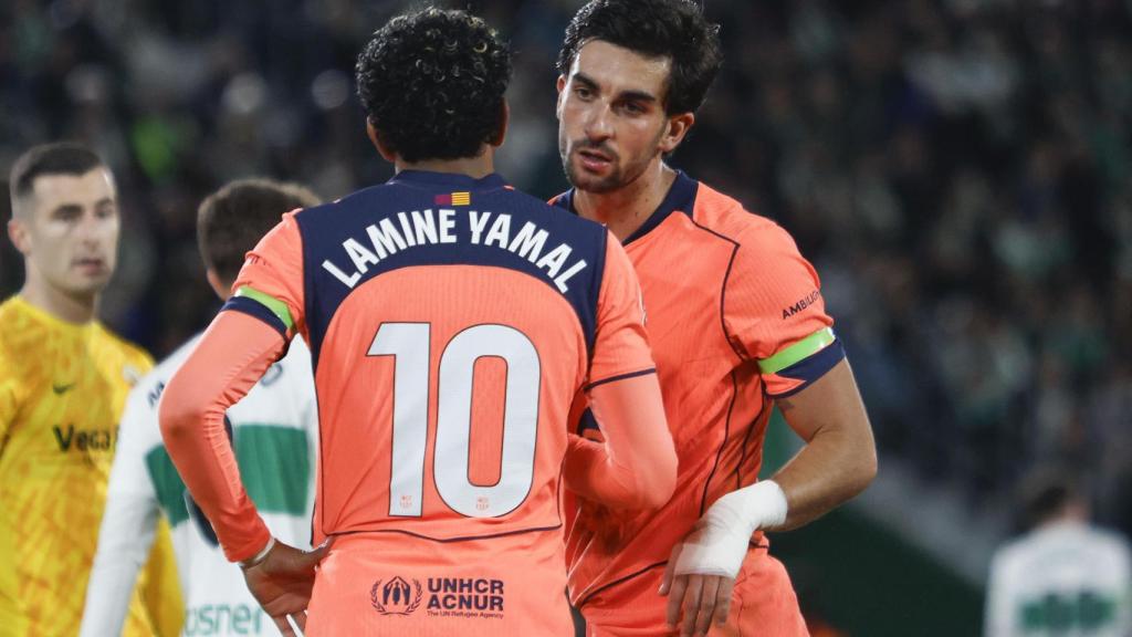 Ferran Torres y Lamine Yamal celebran un gol ante el Elche.