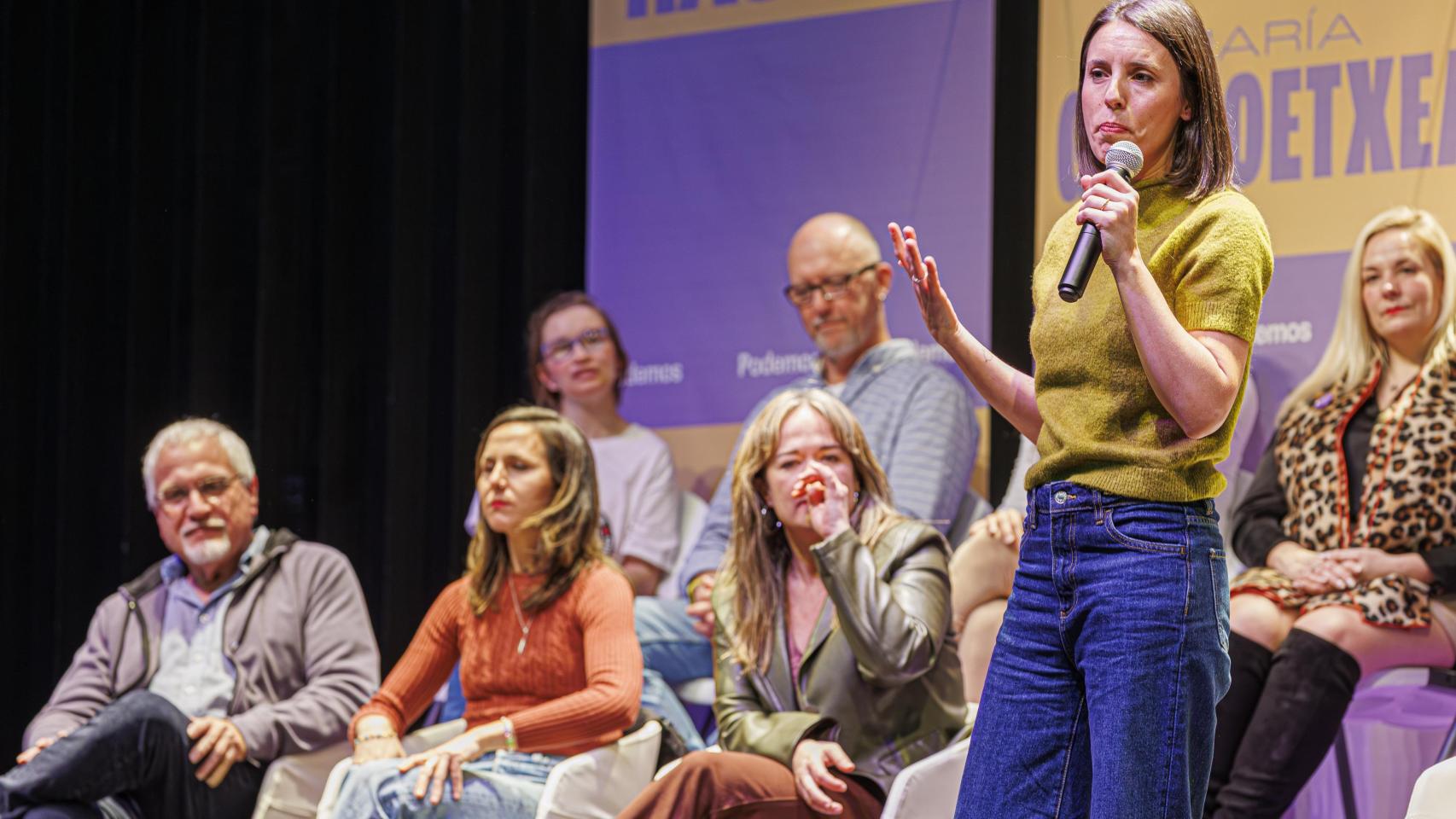 Irene Montero, este sábado junto a la candidata María Goikoetxea.
