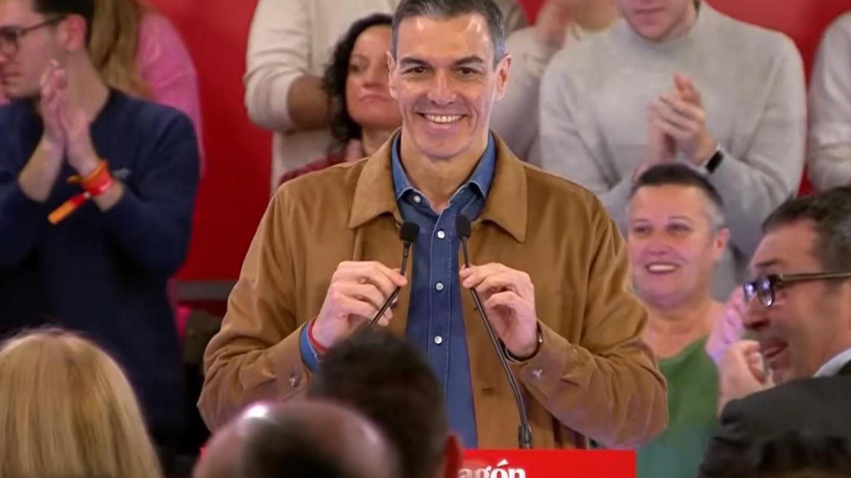 Una mujer interrumpe e insulta a Sánchez durante su mitin en Teruel y el presidente le replica que «no tiene argumento»