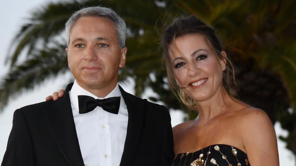 Ángeles Blanco y Vicente Vallés en un acto público.